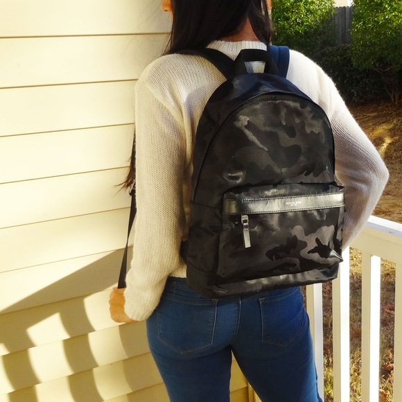 ‼️🛑SOLD🛑‼️MICHAEL KORS NWOT BACKPACK CAMO BAG - Picture 2 of 5